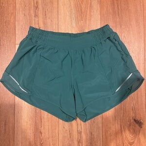 Lululemon Hotty Hot Shorts 4” Inseam LR